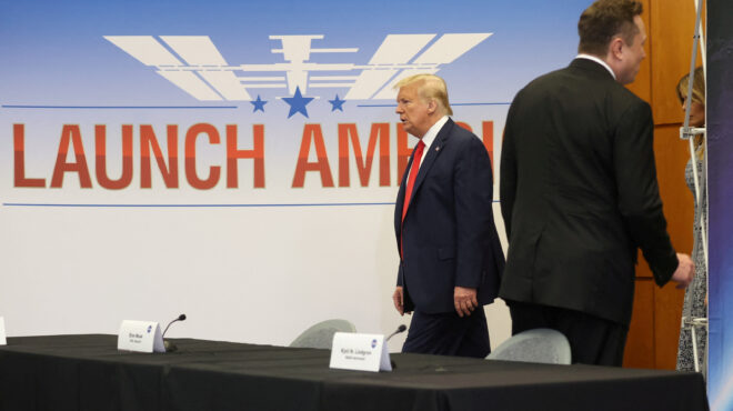 κράσαρε-η-συζήτηση-τραμπ-μασκ-οι-563169589