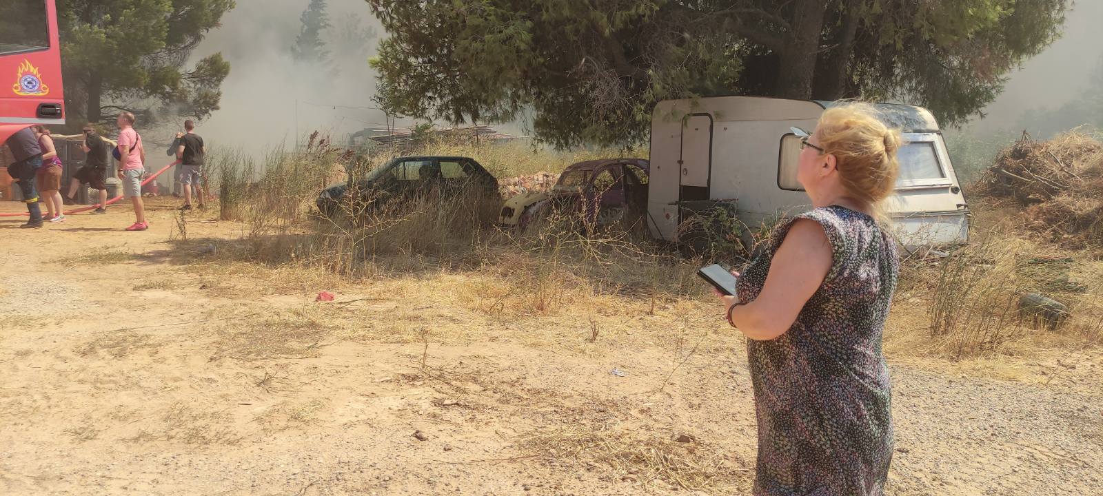 «Αν είναι δυνατόν, καιγόμαστε μέσα στην πλατεία…»-8