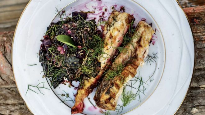 ξιφίας-ψητός-με-παντζάρια-και-τσιγαρι-563190139