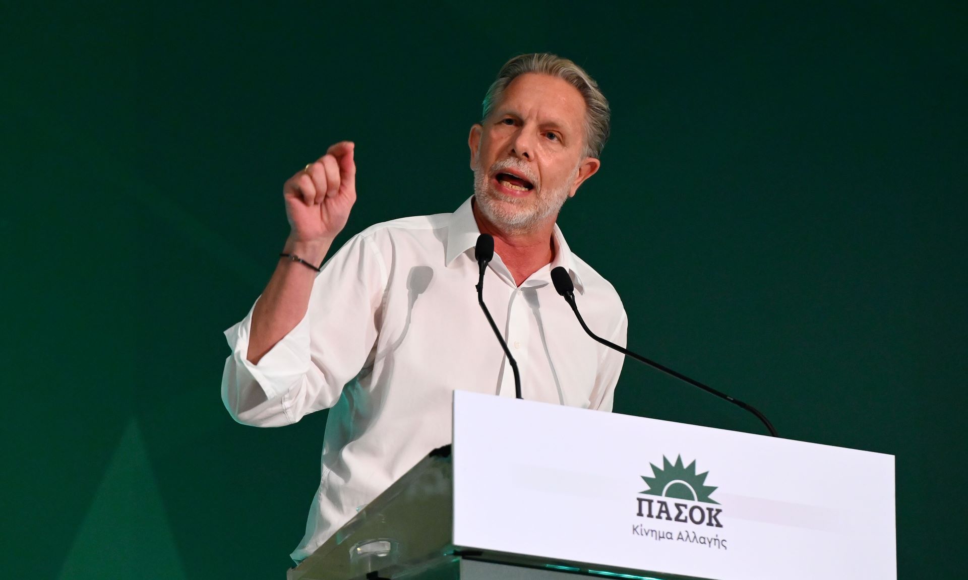 ΠΑΣΟΚ: Σε υψηλούς τόνους οι ομιλίες των υποψηφίων για την ηγεσία-2