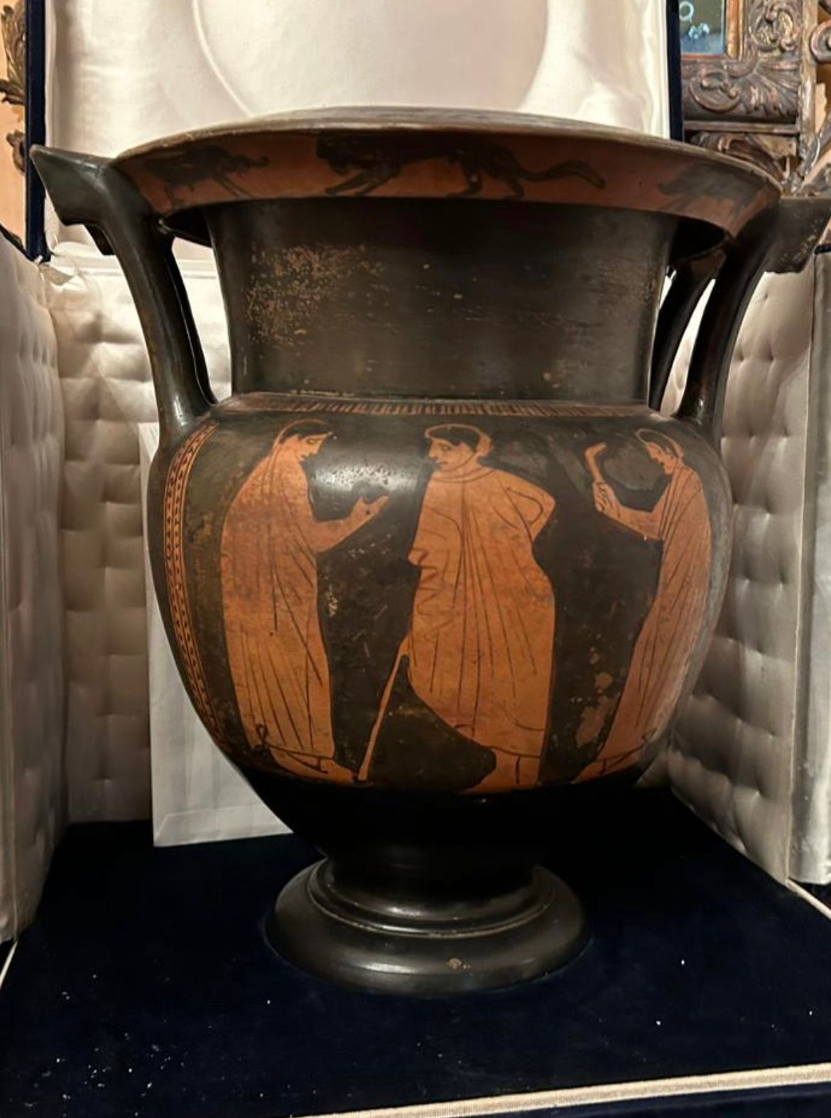 Αττικό αγγείο του 5ου αι. π.Χ. επαναπατρίστηκε από την Ιταλία-1