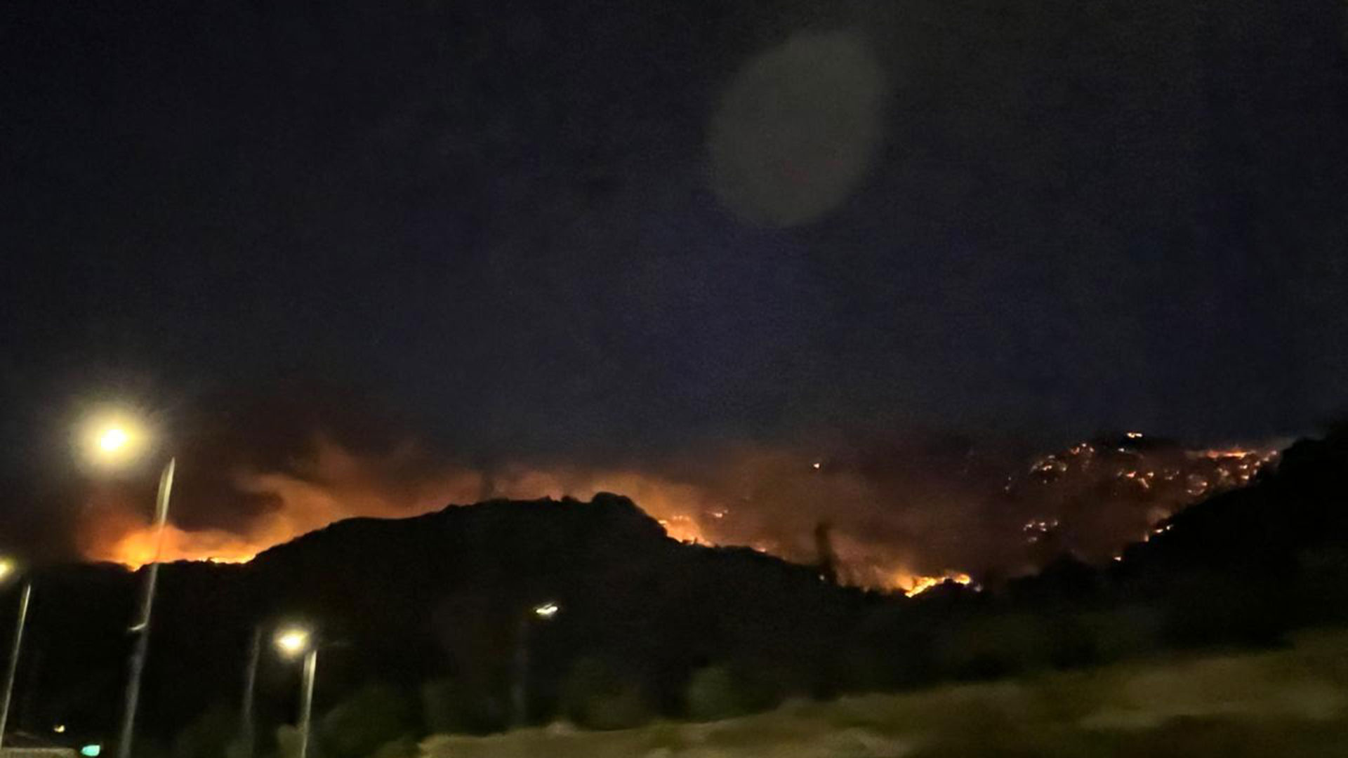 Μαίνεται η φωτιά στην Κορινθία – Ηχησε το 112-4