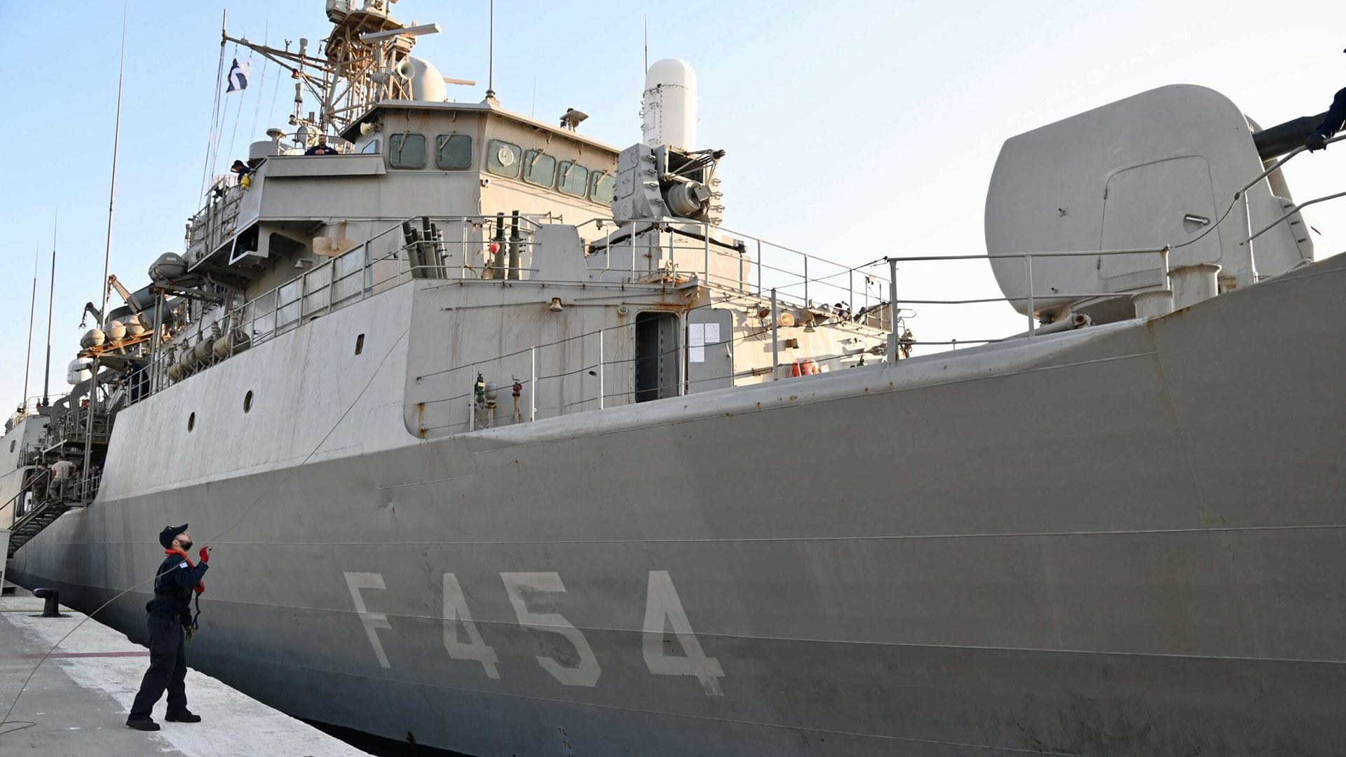 Στον ναύσταθμο Σαλαμίνας η φρεγάτα «Ψαρά» μετά την αποστολή στην Ερυθρά Θάλασσα-3