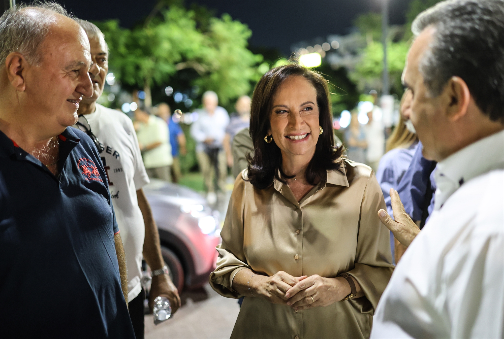 Ολα είναι δρόμος (και καφενεία)-12