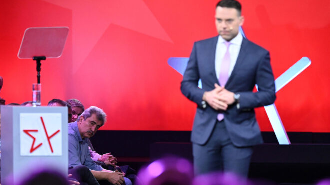 και-φίλια-πυρά-κατά-κασσελάκη-στον-συρ-563202586