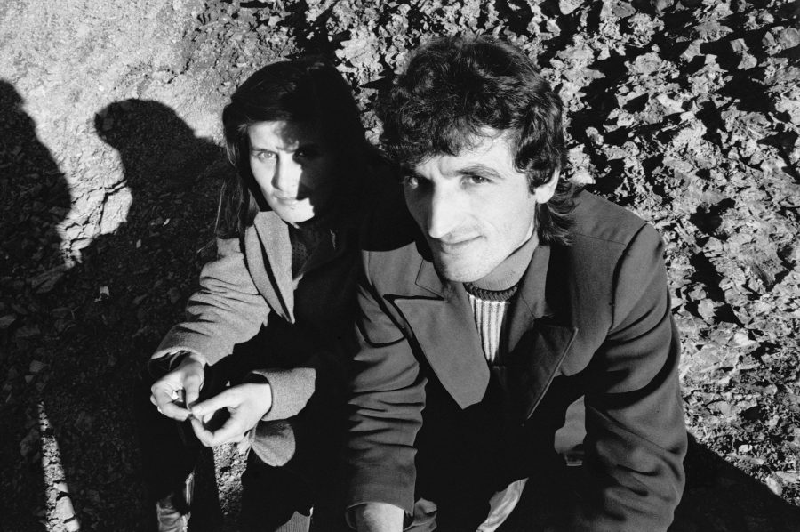 Ταξίδι στην Ελλάδα με μια σακούλα τηλεκάρτες-1