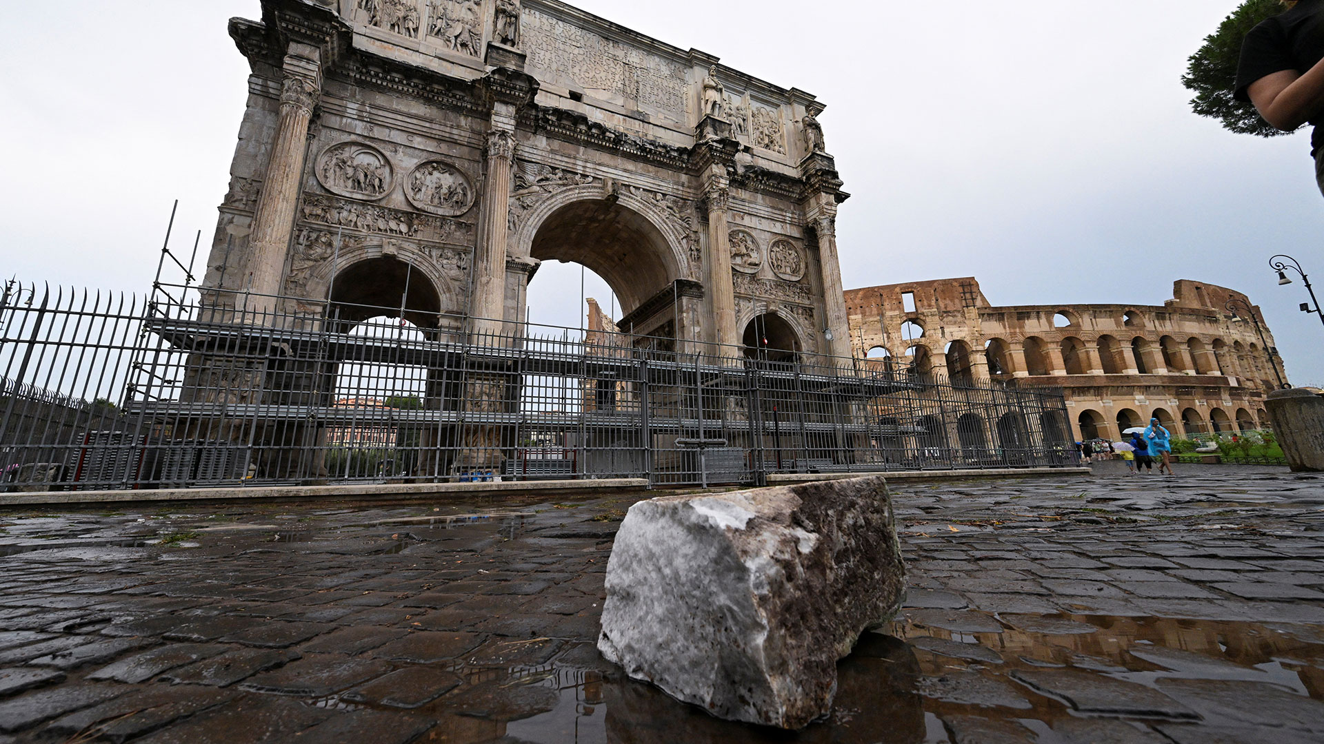 Ρώμη: Ζημιές «από κεραυνό» στην Αψίδα του Κωνσταντίνου-1