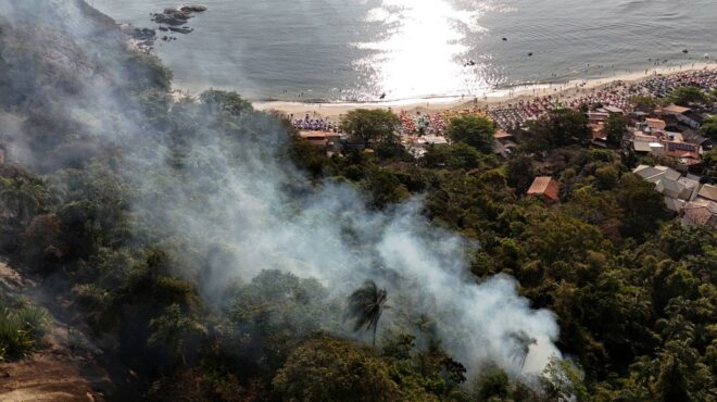 βραζιλία-μάχη-με-δεκάδες-χιλιάδες-εστ-563220961