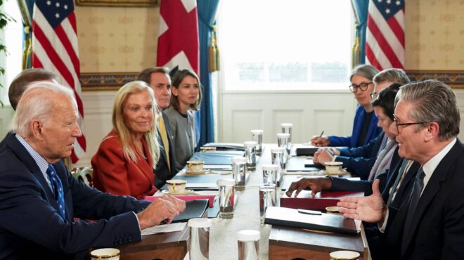 συνομιλίες-μπάιντεν-στάρμερ-για-ουκ-563220997