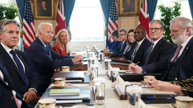 sunday-times-ο-στάρμερ-παροτρύνεται-να-επιτρέψε-563221525