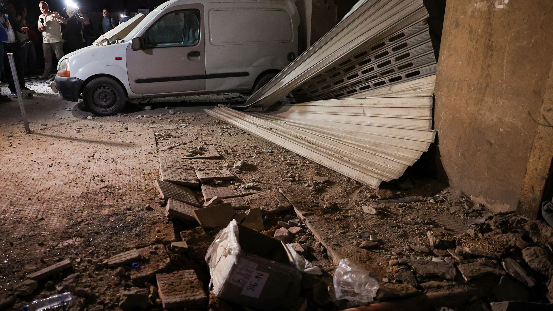 Ο Λίβανος μετρά πληγές, το Ισραήλ ετοιμάζεται για νέο σφυροκόπημα-4