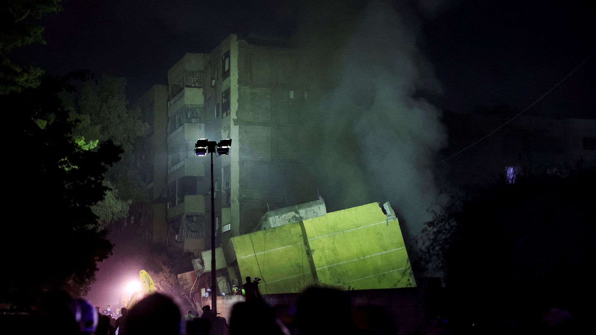 Λίβανος: Πολλαπλές εκρήξεις στη Βηρυτό – Στόχος η κεντρική διοίκηση της Χεζμπολάχ-3