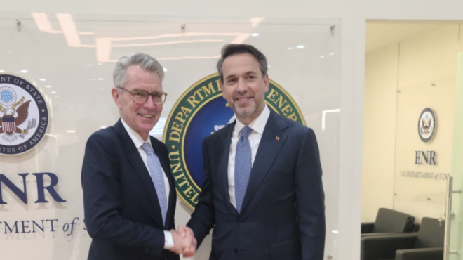 ηπα-συνάντηση-του-τζέφρι-πάιατ-με-τον-τ-563226670