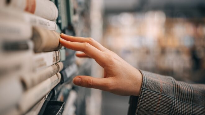 μαζική-έξοδος-στα-βιβλιοπωλεία-563208856