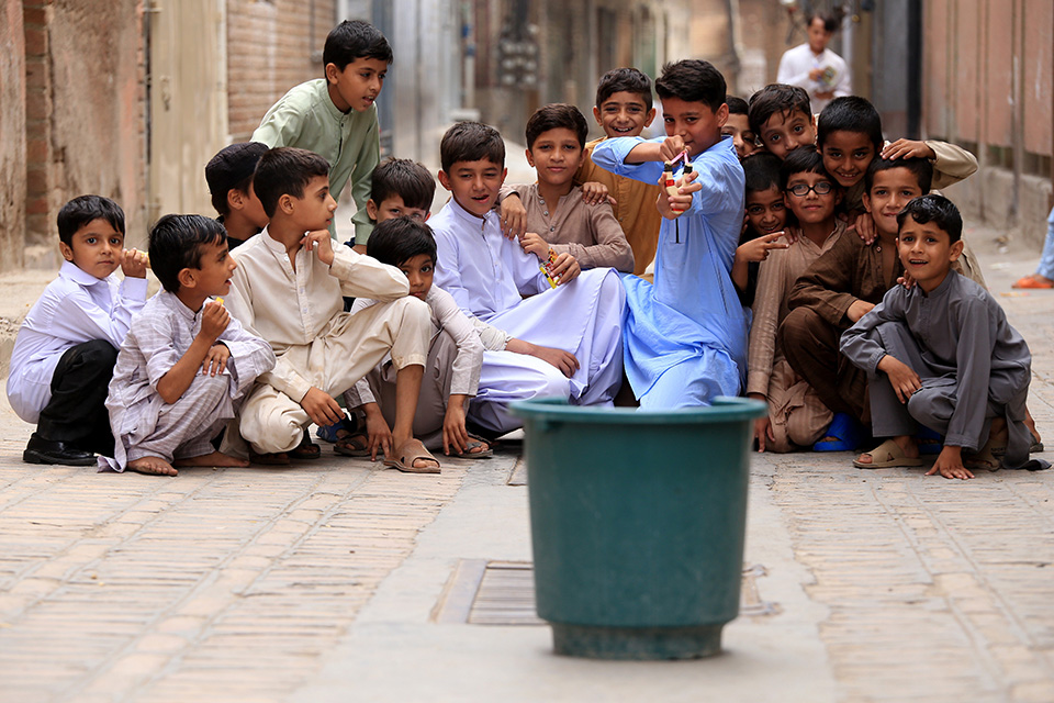Γλιστρώντας στην άμμο-1