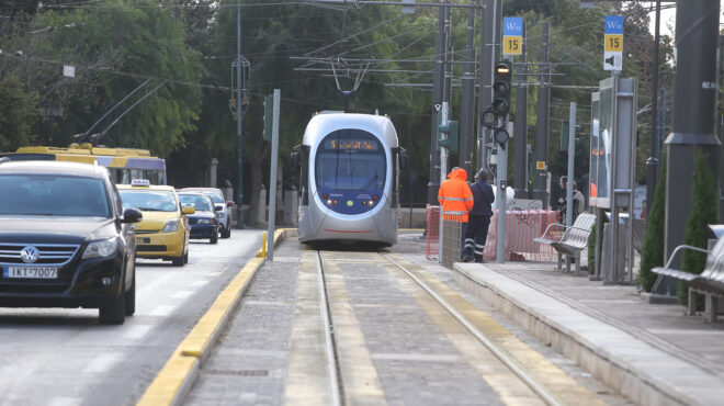 γλυφάδα-πεζός-παρασύρθηκε-από-συρμό-τ-563200588