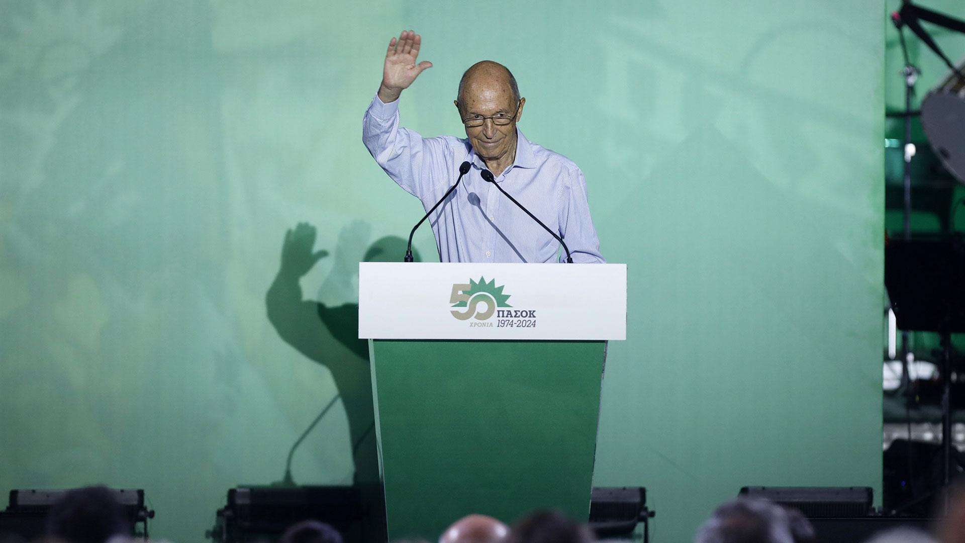 «Το ΠΑΣΟΚ είναι εδώ, ενωμένο, δυνατό»-1