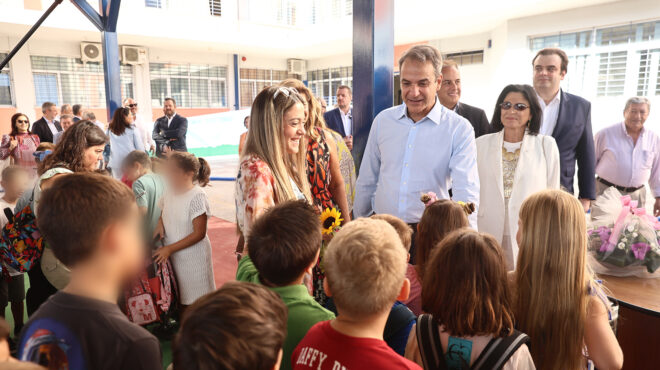 μητσοτάκης-στο-2ο-δημοτικό-γλυφάδας-γι-563214016