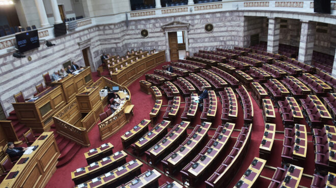 κυβέρνηση-χαμηλοί-τόνοι-αλλά-και-μήνυ-563225965