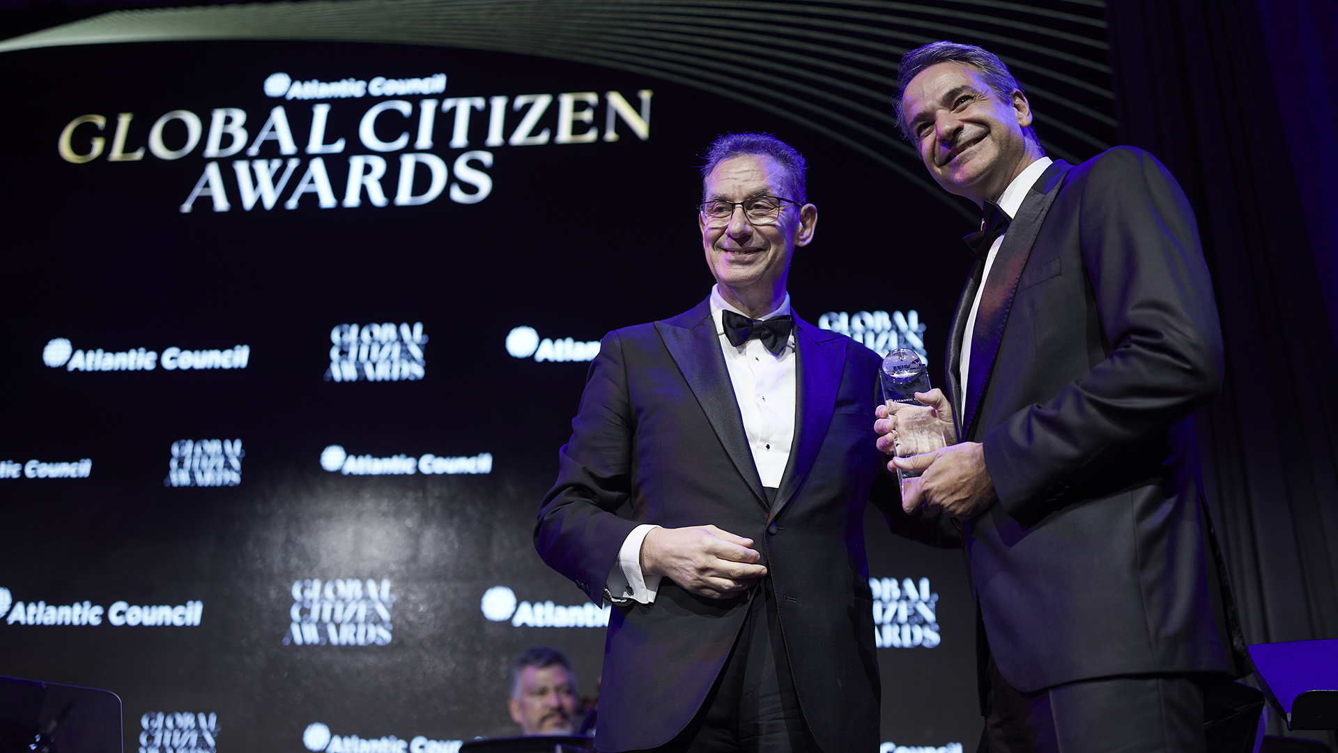 Μητσοτάκης: Βράβευση από το Atlantic Council με το Global Citizen Award – «Το βραβείο ανήκει σε όλους τους Ελληνες»-1