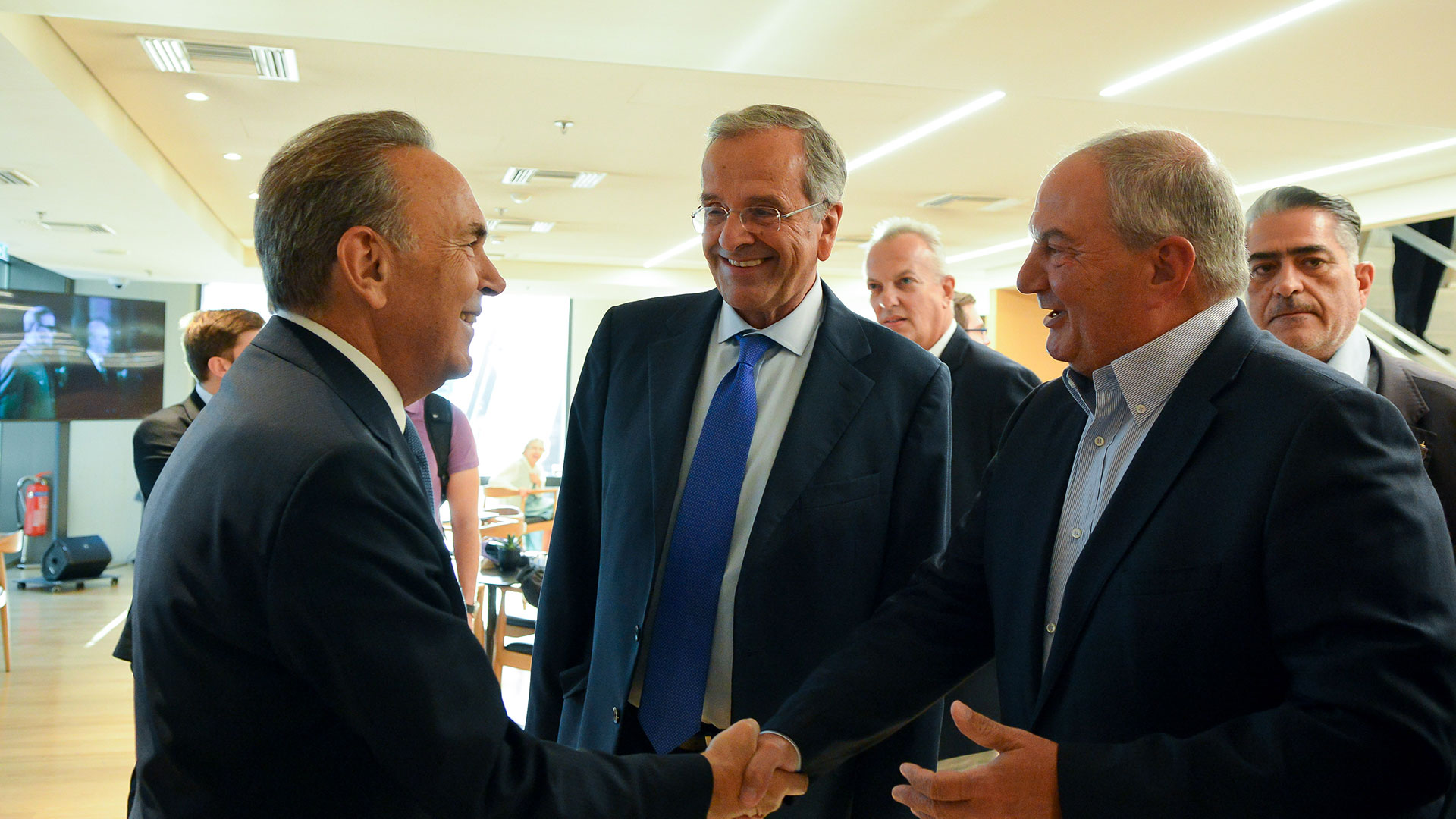 Καραμανλής: Πλήθος κόσμου στην παρουσίαση του βιβλίου για τον Εθνάρχη-2