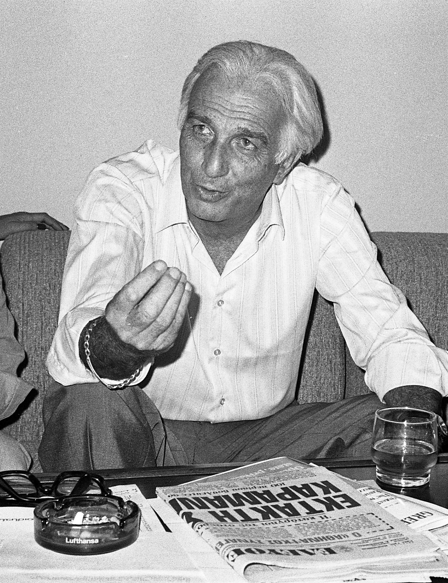 Πρώτες κάλπες για τη νέα κυβέρνηση-1