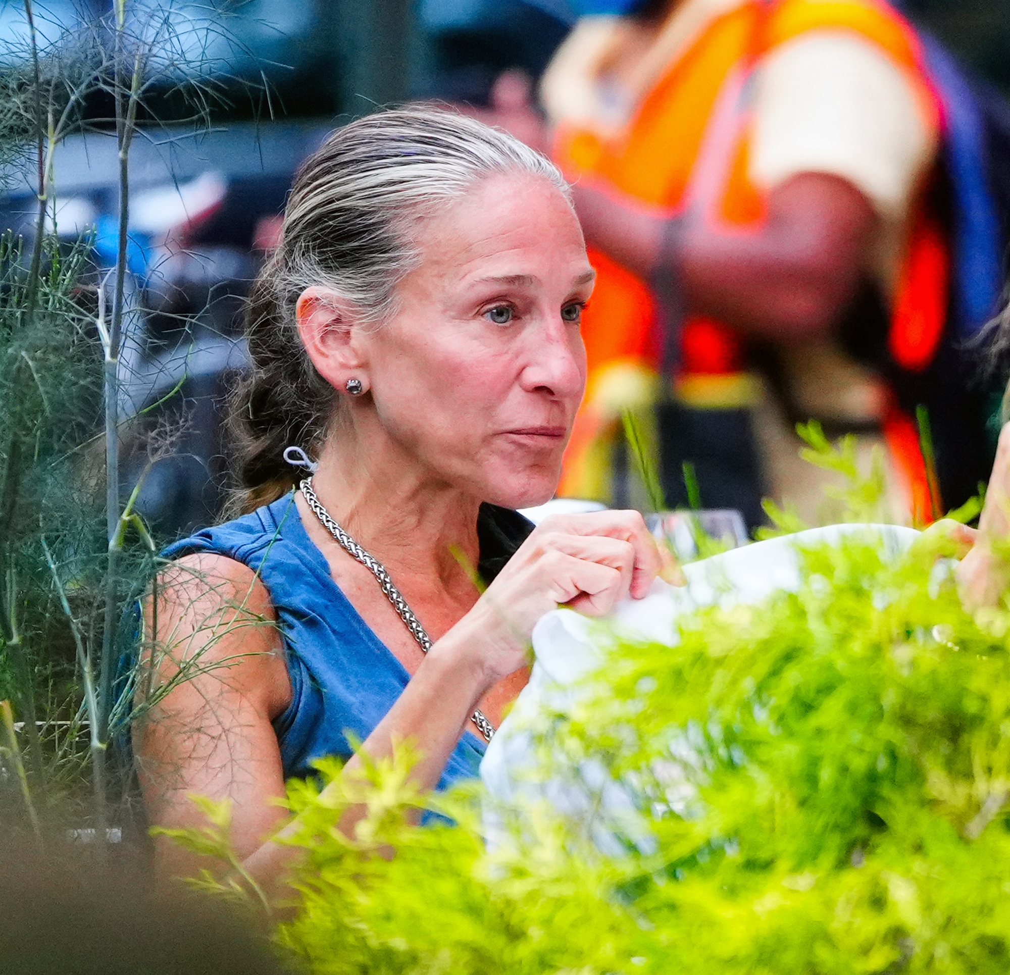 – Ποιος σου κάνει τις ανταύγειες; – Ο Θεός…-1