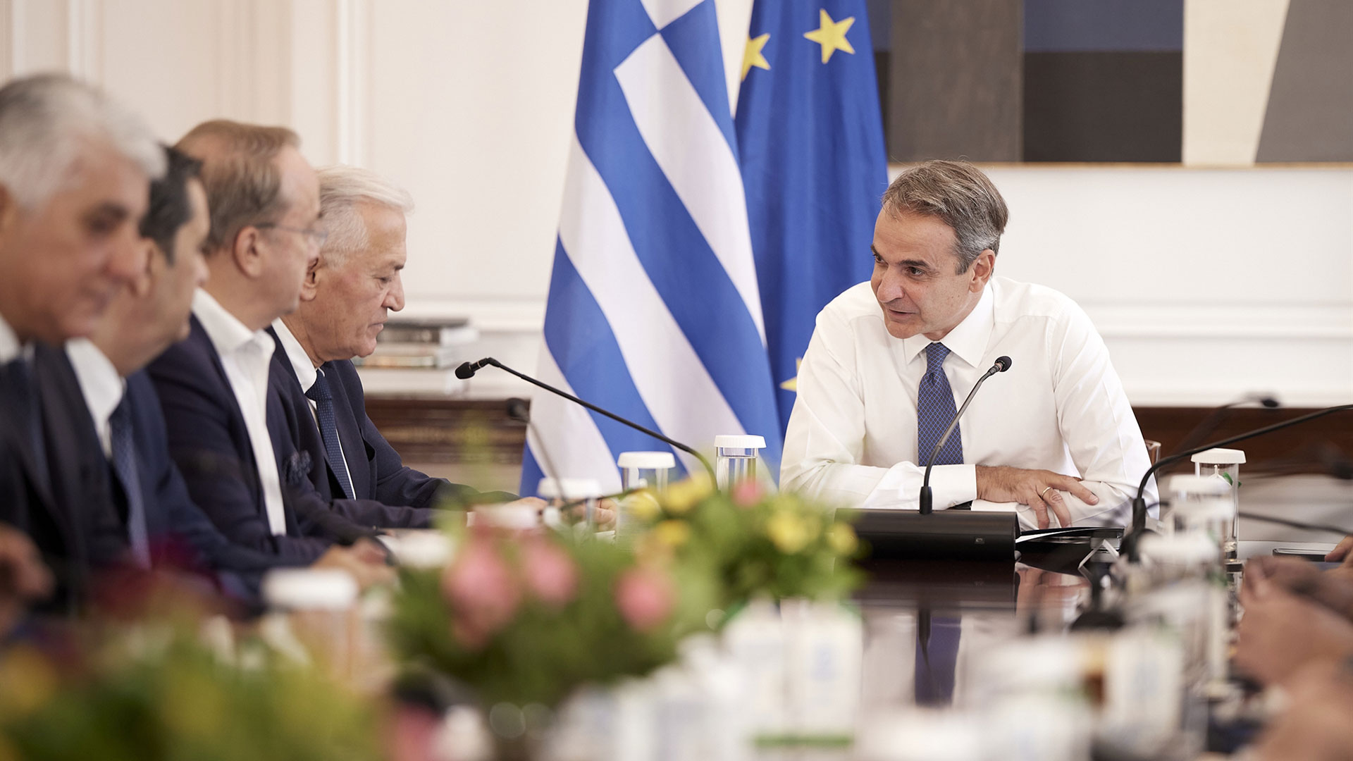 Το Μαξίμου επενδύει στο κόμμα-1