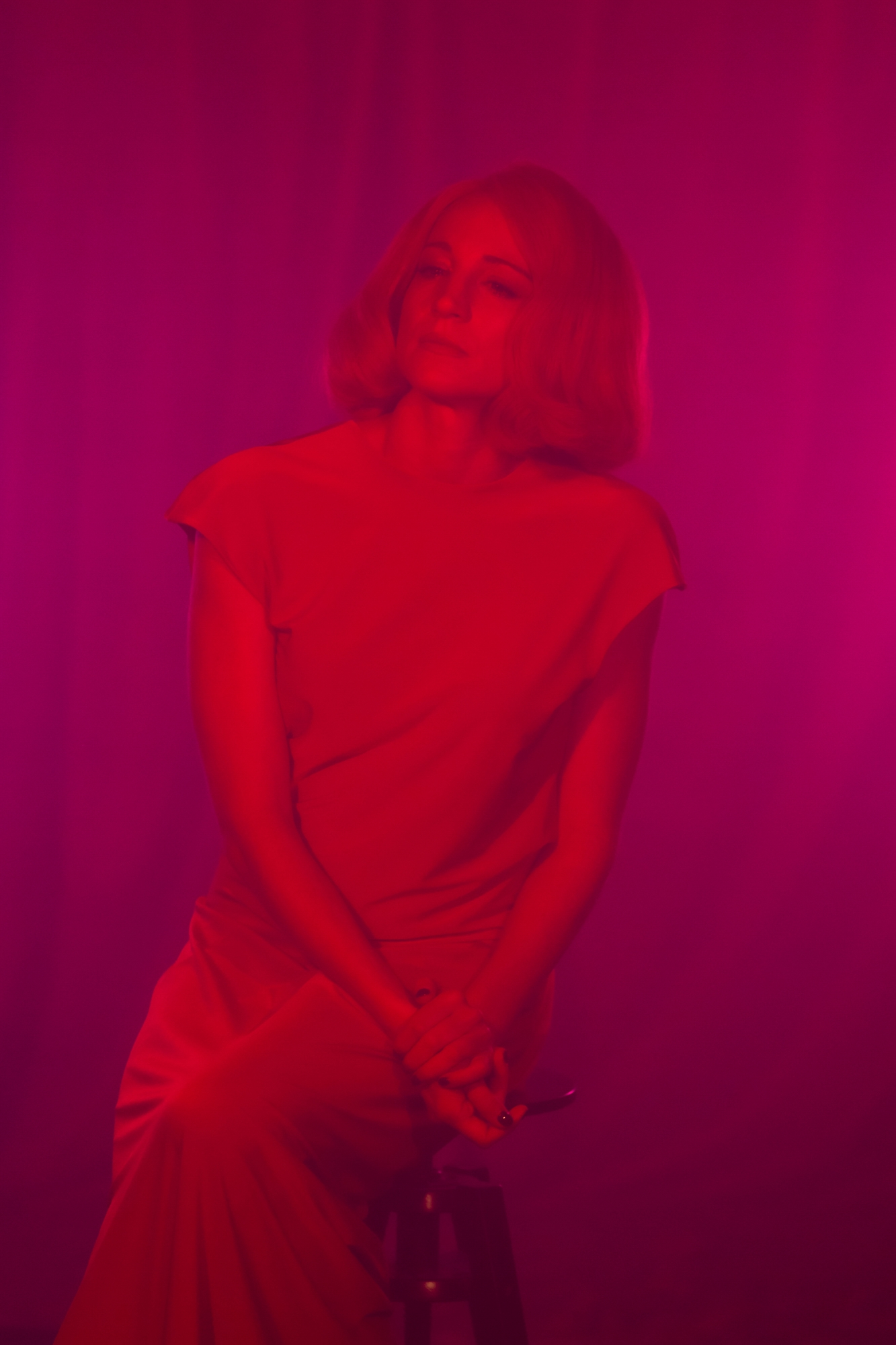 Μια γυναίκα με 100 πρόσωπα-1