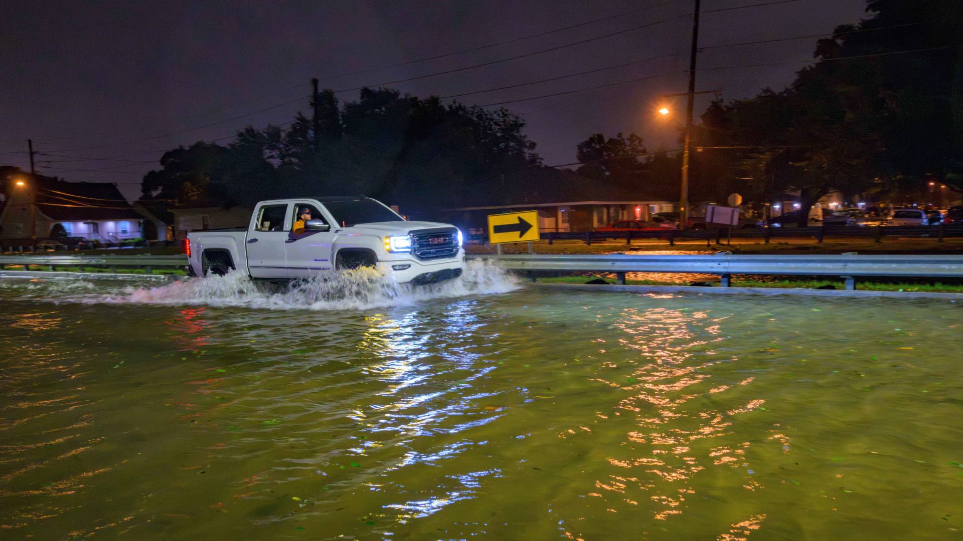 ΗΠΑ: Η τροπική καταιγίδα «Φρανσίν» σφυροκοπά Μισισίπι και Λουιζιάνα – Εικόνες-5