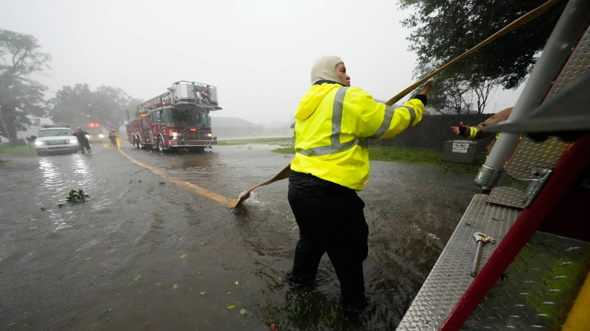 ΗΠΑ: Η τροπική καταιγίδα «Φρανσίν» σφυροκοπά Μισισίπι και Λουιζιάνα – Εικόνες-1