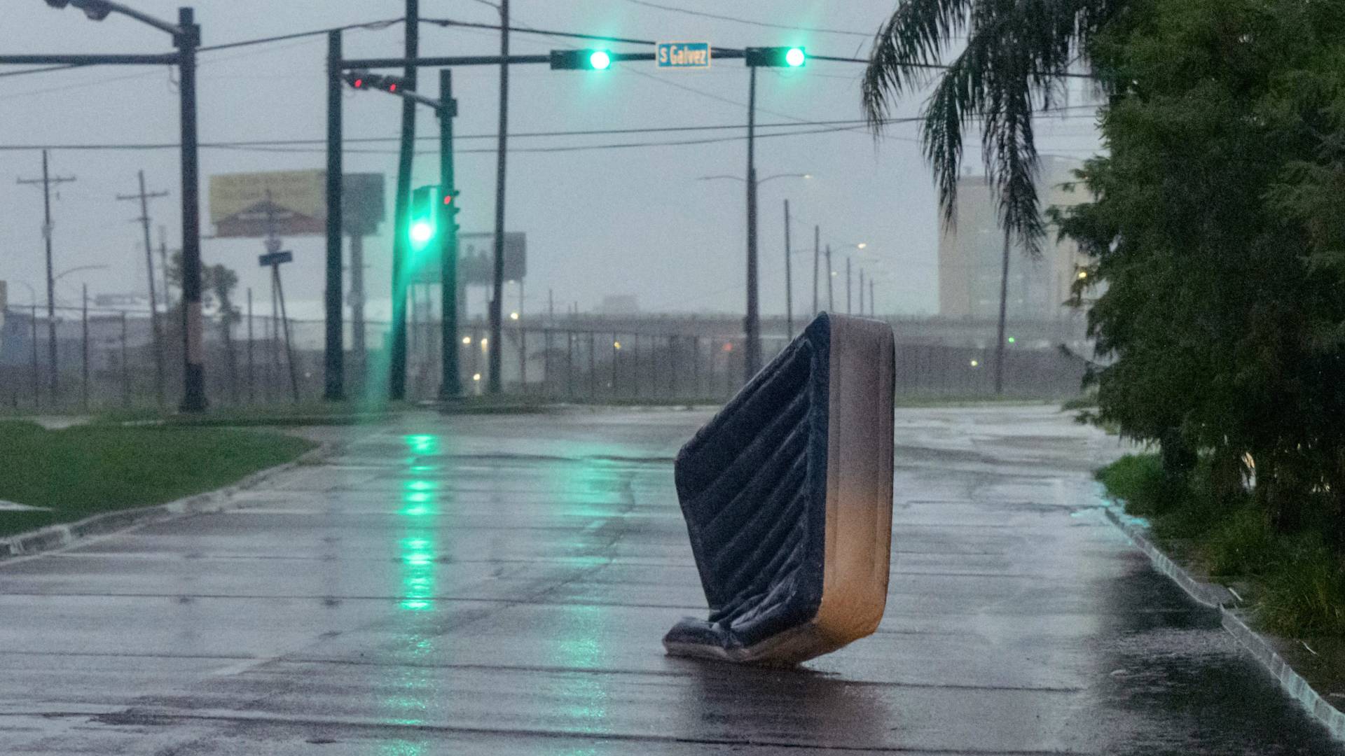 ΗΠΑ: Η τροπική καταιγίδα «Φρανσίν» σφυροκοπά Μισισίπι και Λουιζιάνα – Εικόνες-2