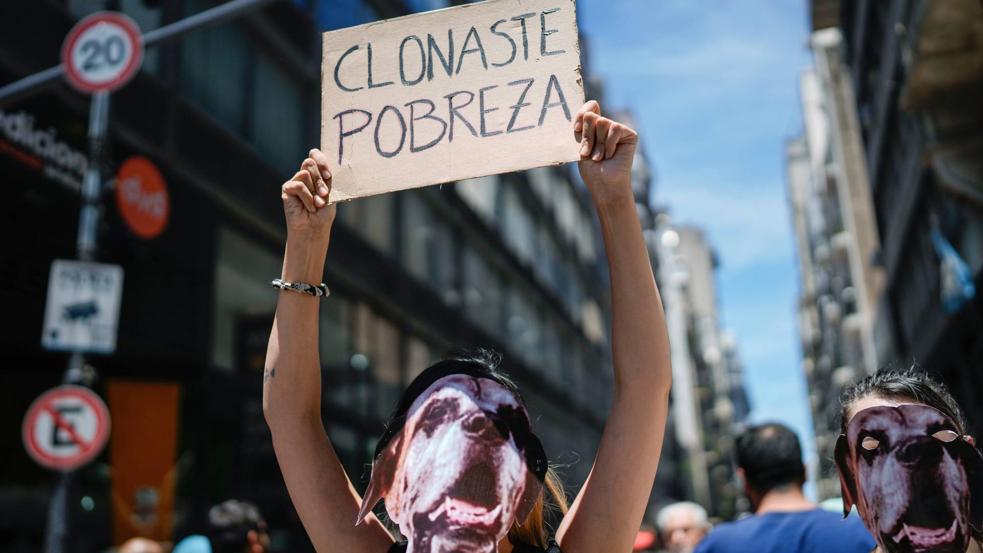 Αργεντινή: Η λιτότητα της κυβέρνησης Μιλέι ωθεί τη μισή χώρα στη φτώχεια-1