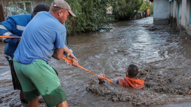 αυξάνονται-τα-θύματα-από-τις-πλημμύρε-563221828