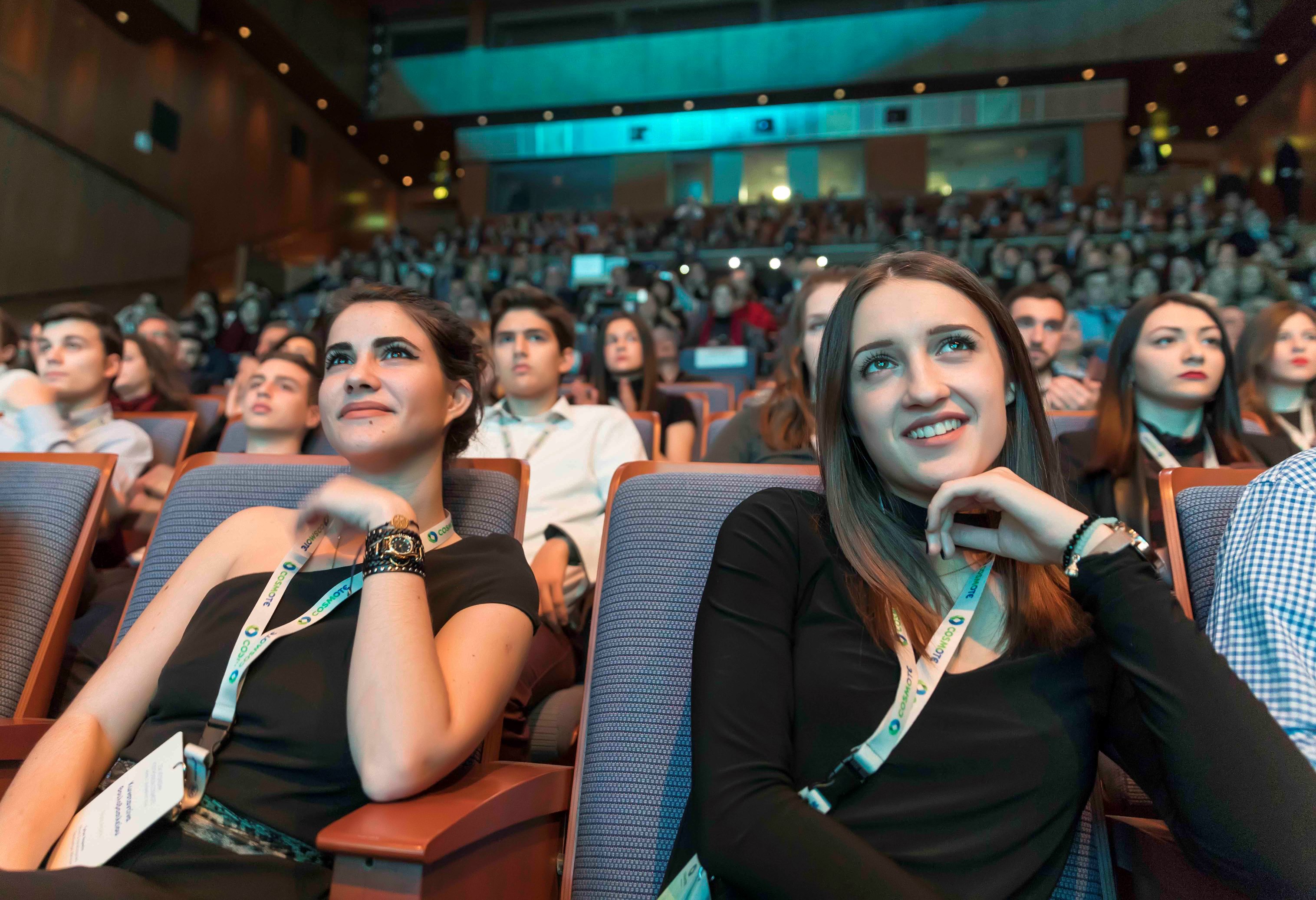 30 φοιτητές αποκτούν μια ευκαιρία στο όνειρο με το Πρόγραμμα Υποτροφιών της COSMOTE-1
