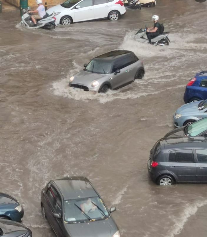 Κακοκαιρία «Atena»: Ισχυρές καταιγίδες στην Αθήνα – Προβλήματα σε δρόμους-2