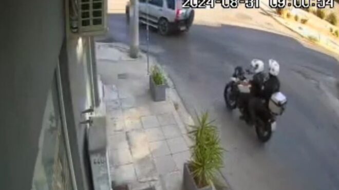 συνελήφθη-ο-27χρονος-που-πέταξε-τσάντα-μ-563203513