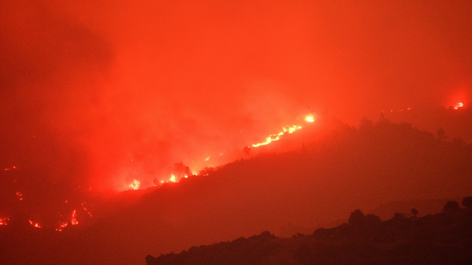 Φωτιά στην Κορινθία: Τραγωδία με δύο νεκρούς – Μάχη με τις αναζωπυρώσεις-2