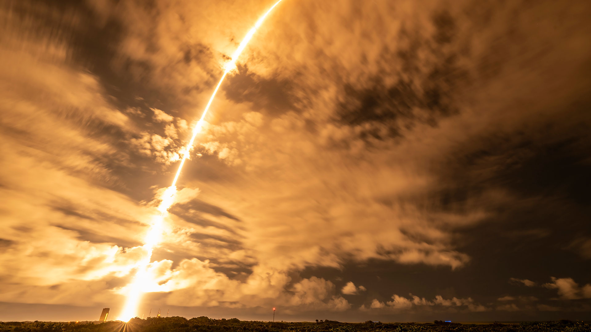 Διακοπές στο διάστημα για έναν δισεκατομμυριούχο και την παρέα του-1