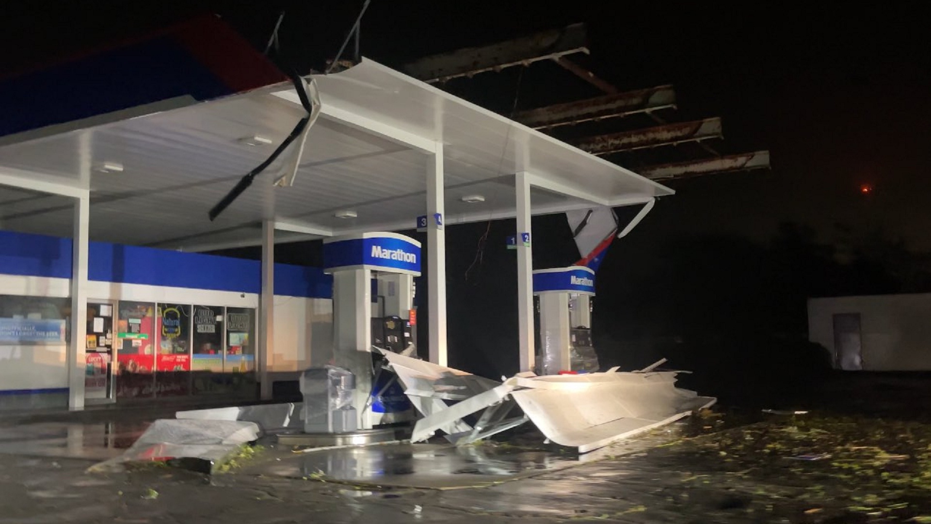 Τυφώνας «Χέλεν»: Τουλάχιστον τρεις νεκροί, πάνω από 2 εκατ. άνθρωποι χωρίς ρεύμα-1