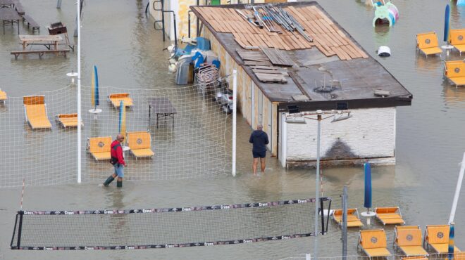 ιταλία-υπερχείλιση-ποταμού-στην-εμίλ-563227810