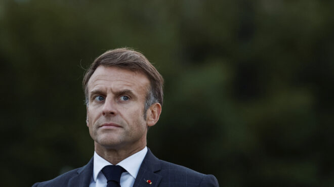 politico-πώς-ο-μακρόν-απέφυγε-προς-το-παρόν-το-563228119