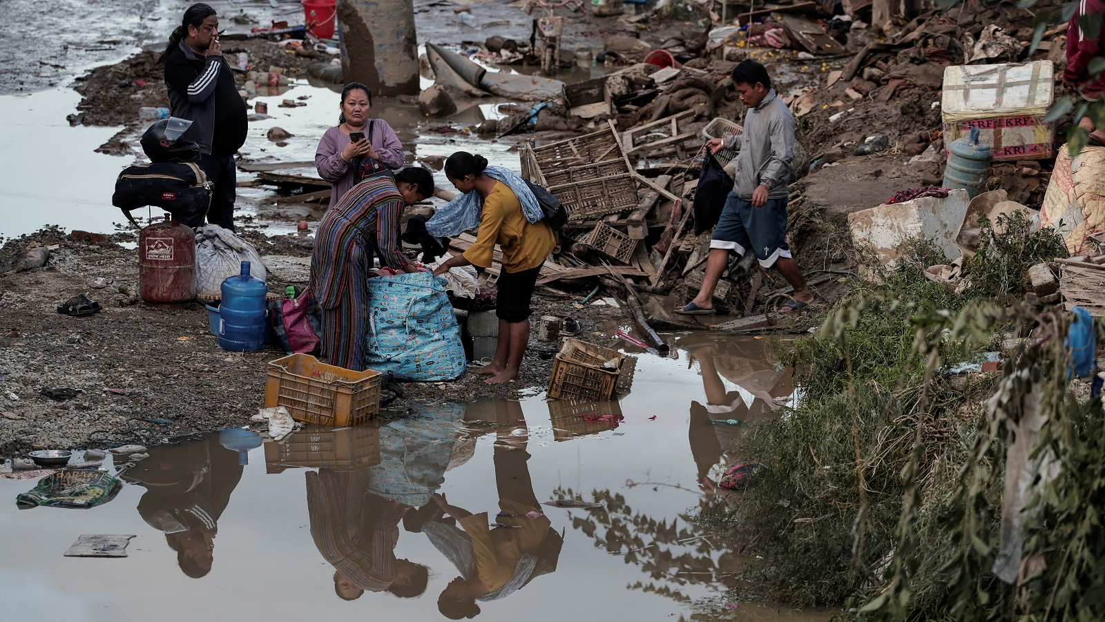 Νεπάλ: Σχεδόν 200 νεκροί από πλημμύρες και κατολισθήσεις (εικόνες)-1