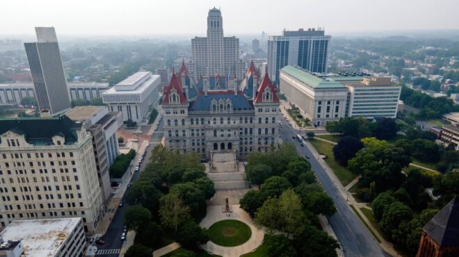 νέα-υόρκη-η-βαθύπλουτη-πρώην-βοηθός-το-563201764