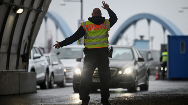 νέοι-βιομετρικοί-έλεγχοι-στα-σύνορα-γ-563222293