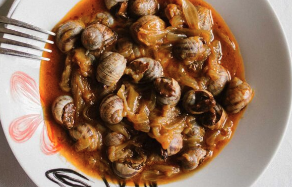 σαλιγκάρια-στιφάδο-από-την-εύβοια-563242510