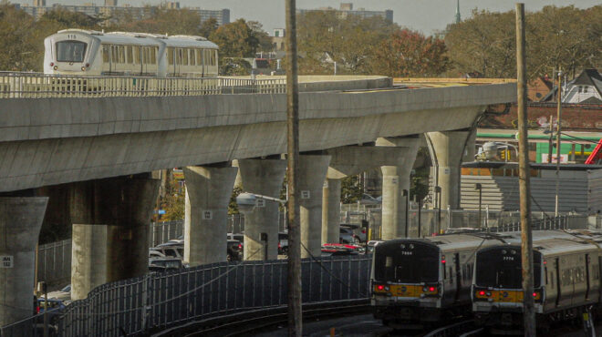 νέα-υόρκη-17χρονη-έκλεψε-συρμό-για-μια-563228329