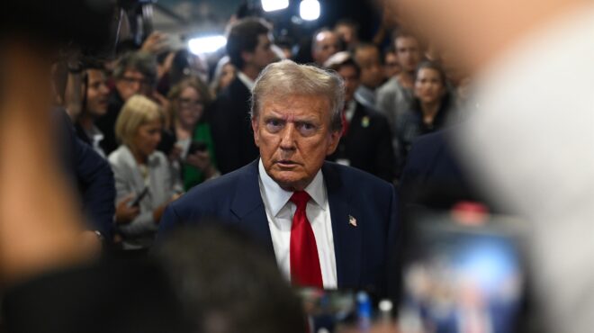 ντόναλντ-τραμπ-αυτοτραυματίζεται-αλ-563220178