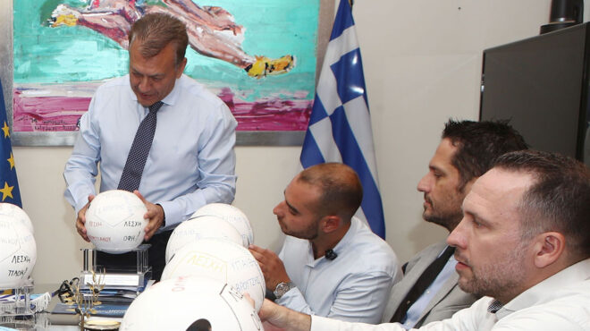 συνάντηση-βρούτση-με-τους-εκπροσώπου-563226247