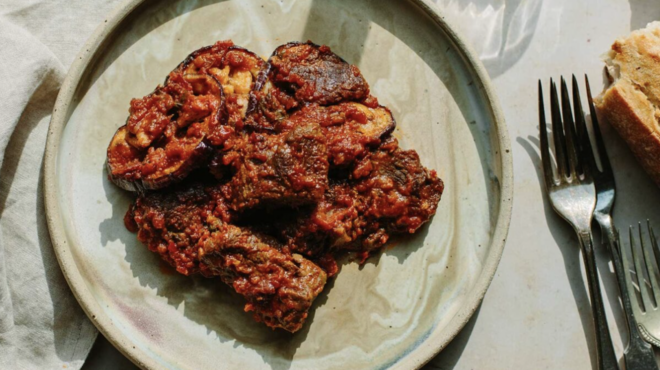 αρνάκι-με-μελιτζάνες-563238430